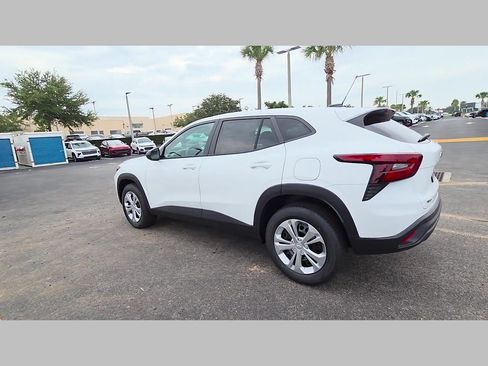 New 2026 Chevrolet Trax LS FWD image 19