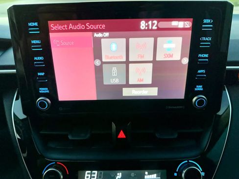 Used 2022 Toyota Corolla LE FWD image 16