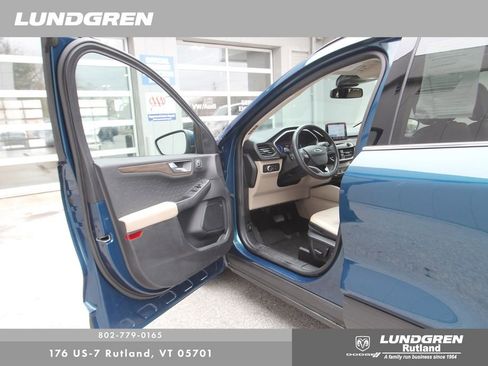 Used 2020 Ford Escape Titanium w/ Titanium Premium Package 2.0 image 11