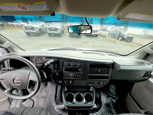 Used 2022 GMC Savana 2500 w/ Driver Convenience Package image 17