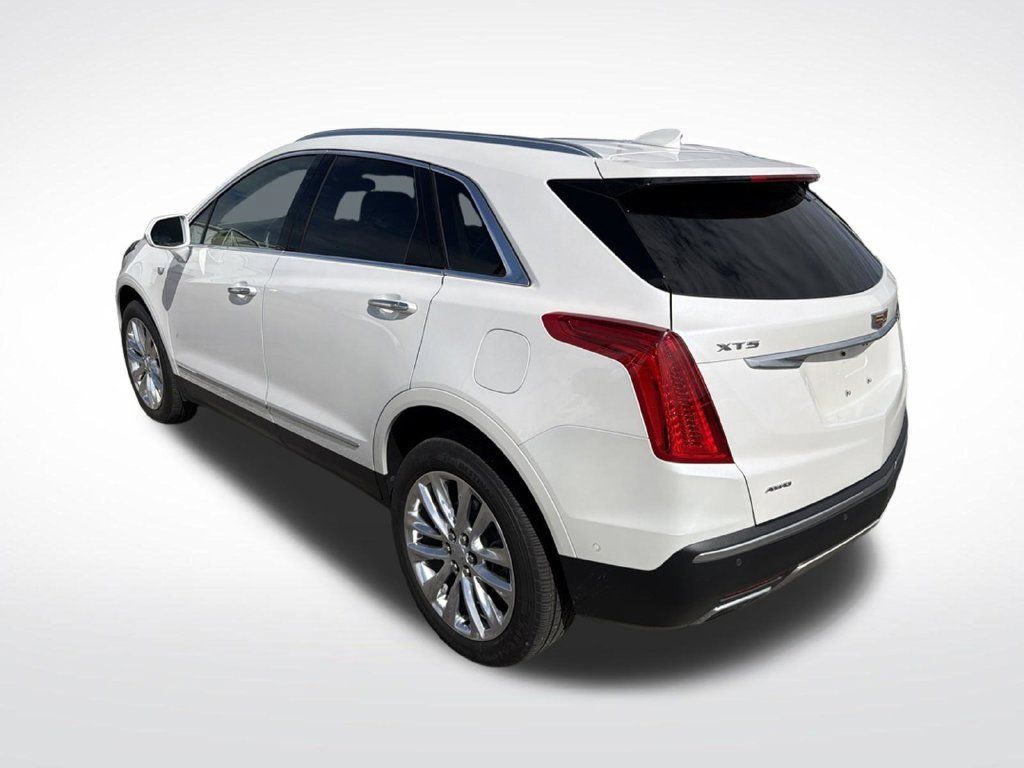 Used 2018 Cadillac XT5 Platinum w/ Driver Assist Package AWD/4WD image 10