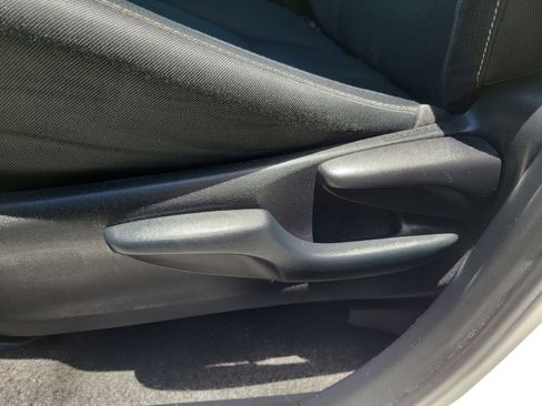 Used 2015 Toyota RAV4 XLE FWD image 12