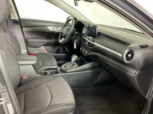 Used 2024 Kia Forte LXS image 17