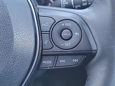 Used 2021 Toyota RAV4 Limited image 6