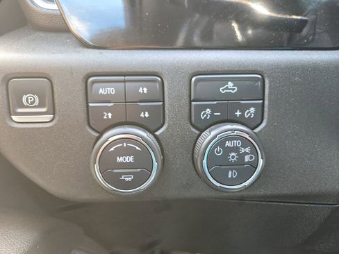 Used 2022 Chevrolet Silverado 1500 RST w/ Z71 Off-Road Package AWD/4WD image 22