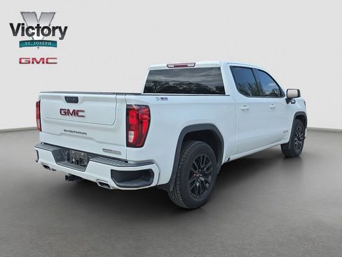 Used 2022 GMC Sierra 1500 Elevation w/ X31 Off-Road Package AWD/4WD image 18