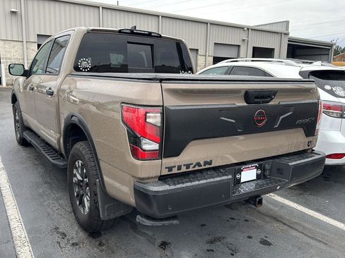 Used 2023 Nissan Titan PRO-4X w/ Pro-4x Convenience Package image 9