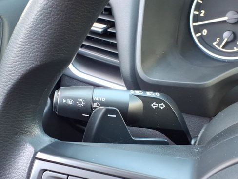 Used 2024 Nissan Rogue S FWD image 27