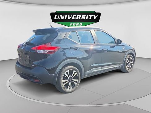 Used 2019 Nissan Kicks SR w/ SR Premium Package FWD image 3
