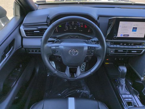 Used 2026 Toyota Camry SE FWD image 15