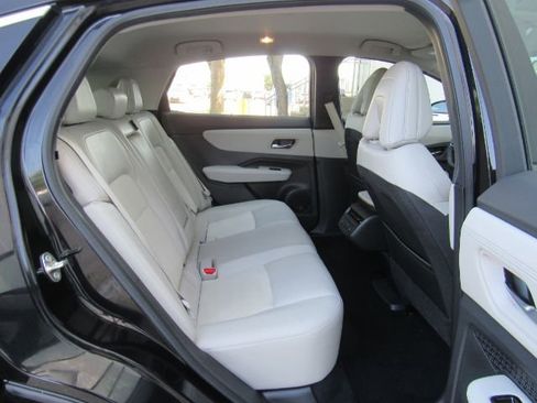 Used 2024 Nissan Ariya FWD image 23