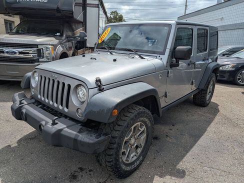 Used 2017 Jeep Wrangler Unlimited Rubicon w/ Connectivity Group AWD/4WD image 3