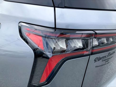 Used 2025 Chevrolet Equinox RS w/ Safety and Technology Package image 25