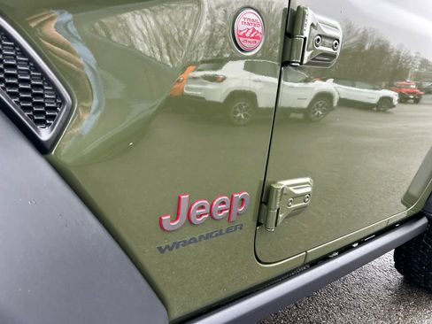 Used 2021 Jeep Wrangler Rubicon w/ Cold Weather Group image 33