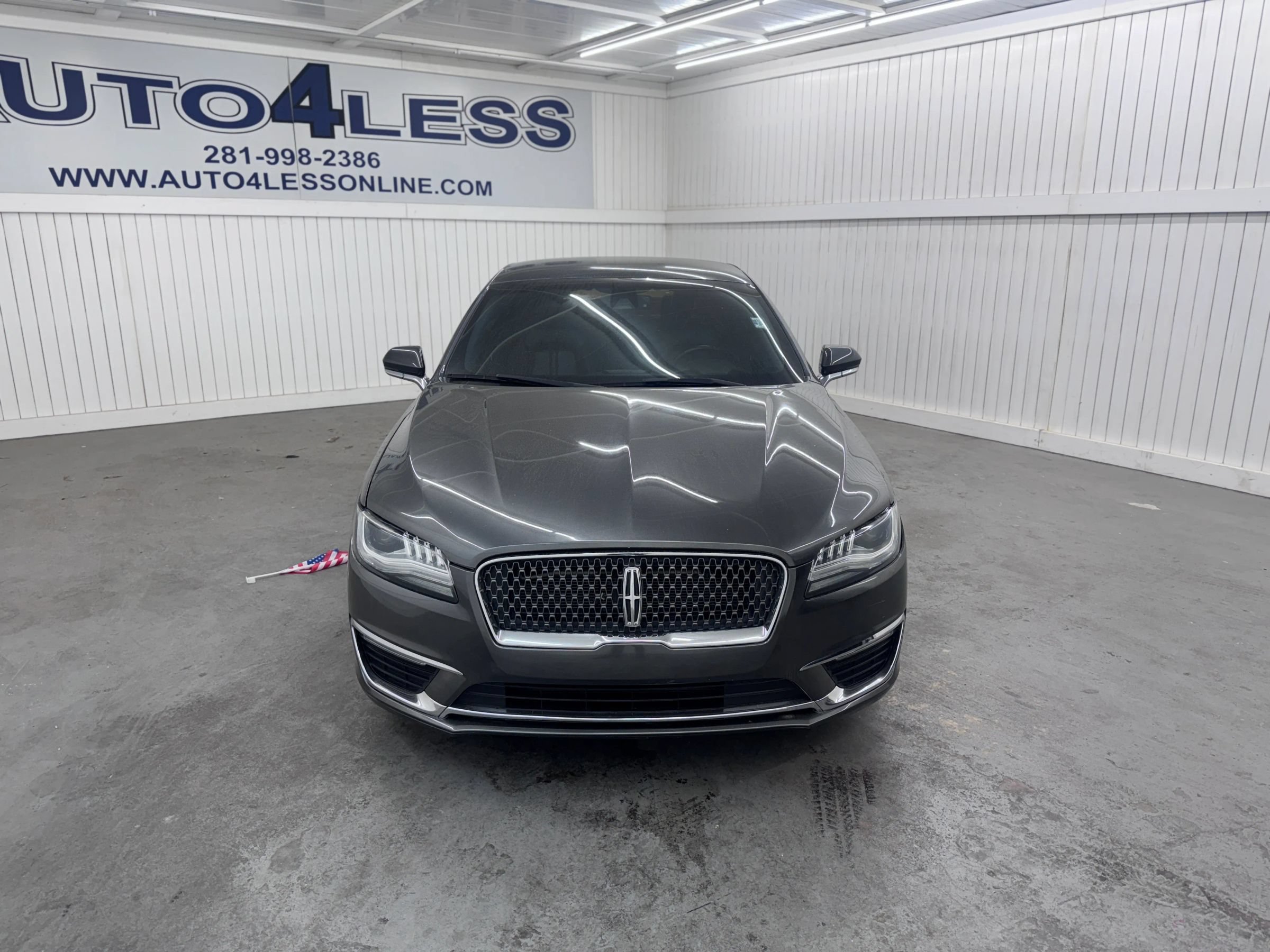 Used 2020 Lincoln MKZ FWD image 2