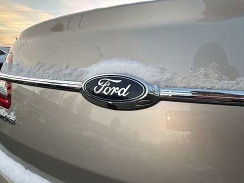 Used 2018 Ford Taurus SE image 33