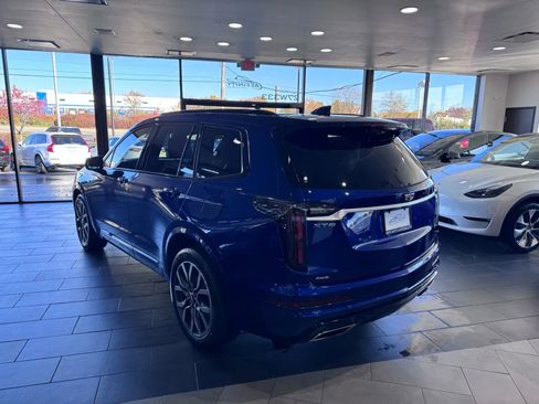 Used 2023 Cadillac XT6 Sport image 3