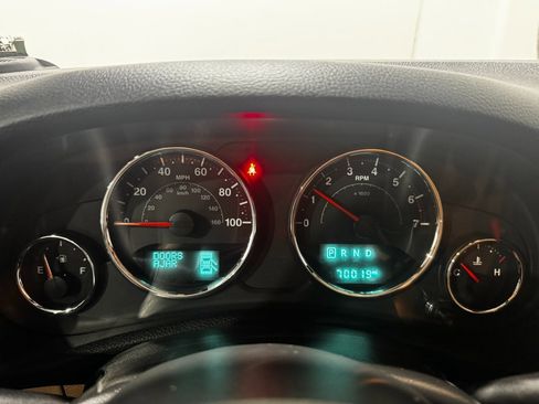 Used 2018 Jeep Wrangler Unlimited Sahara w/ Dual Top Group image 7