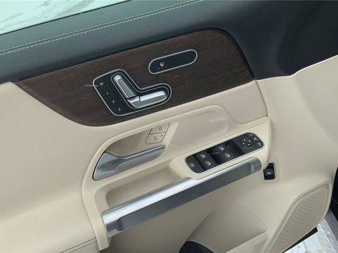 Used 2020 Mercedes-Benz GLB 250 4MATIC image 21