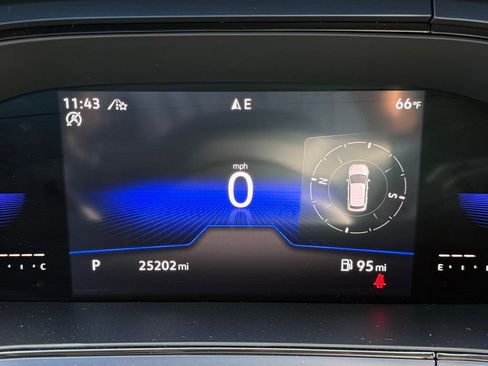 Used 2022 Volkswagen Taos SE image 31