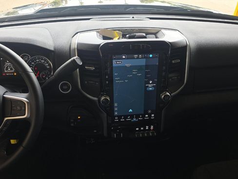 Used 2024 RAM 2500 Big Horn w/ Night Edition AWD/4WD image 9