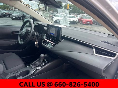 Certified 2025 Toyota Corolla LE FWD image 9