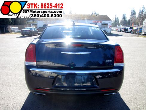 Used 2016 Chrysler 300 Limited image 6
