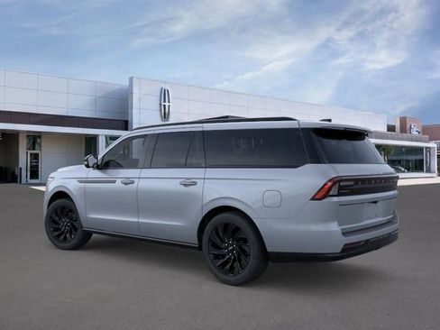 New 2025 Lincoln Navigator L Reserve w/ Jet Appearance Package AWD/4WD image 4