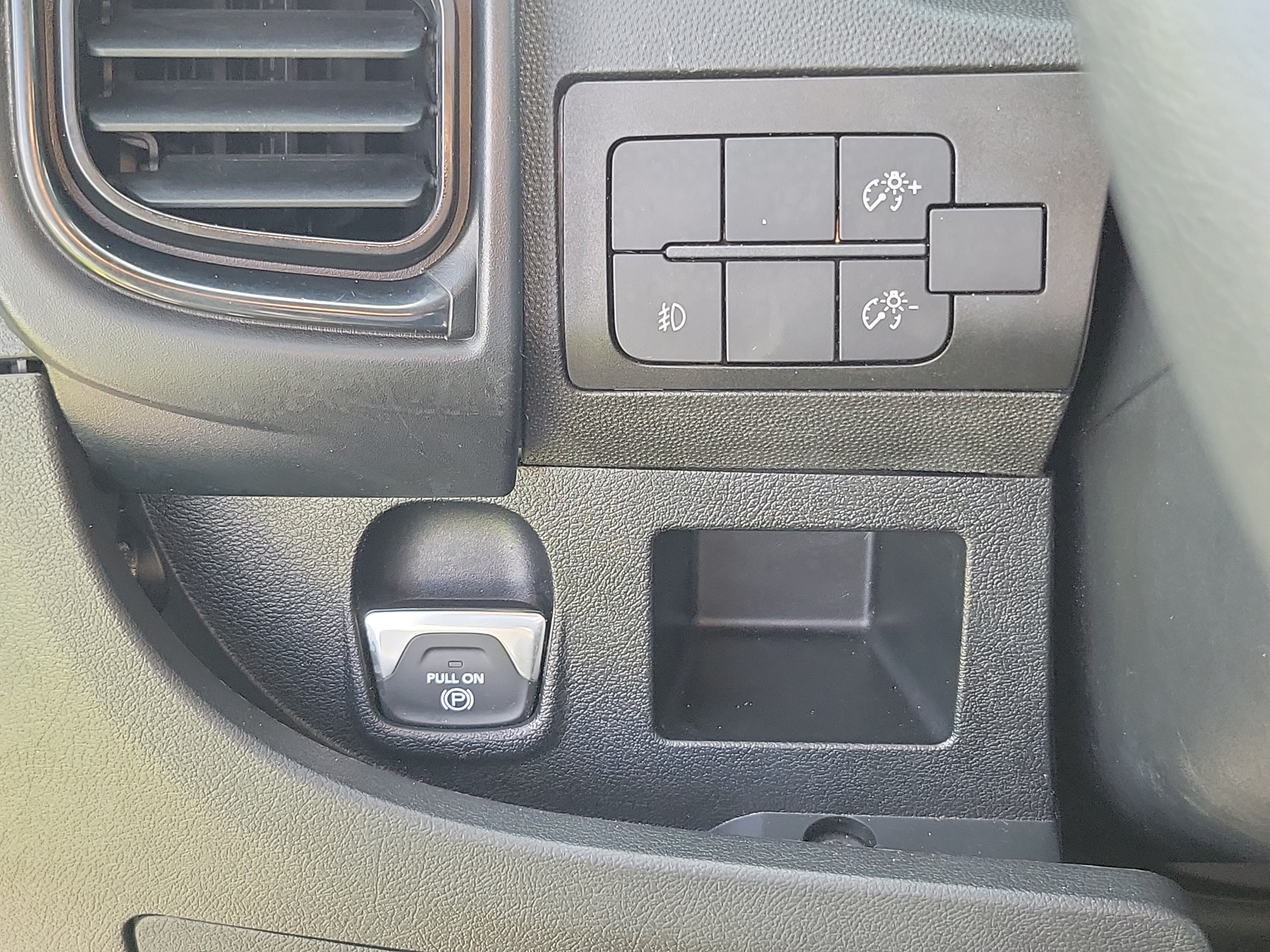 Used 2025 RAM ProMaster 2500 w/ Convenience Group FWD image 17