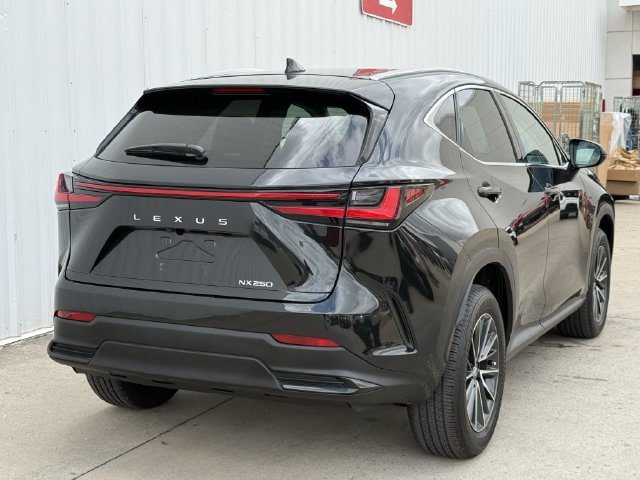 Used 2025 Lexus NX 250 FWD w/ Accessory Package (Z2) image 4