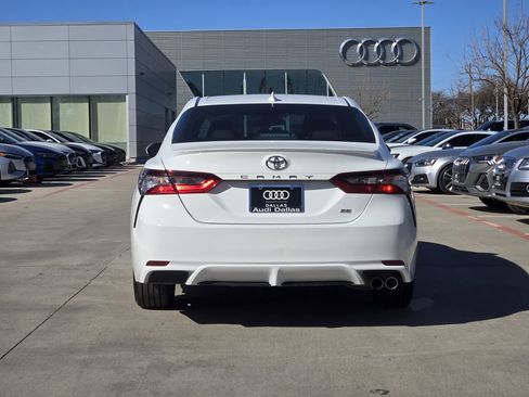 Used 2021 Toyota Camry SE image 7