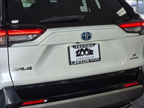 Used 2022 Toyota RAV4 SE w/ Convenience Package AWD/4WD image 12