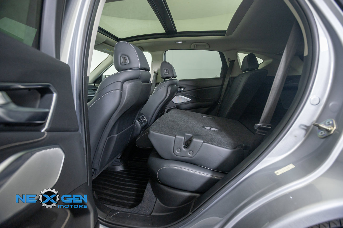 Used 2020 Acura RDX w/ Technology Package AWD/4WD image 30