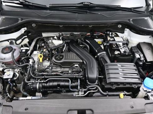 Used 2025 Volkswagen Taos S AWD/4WD image 28