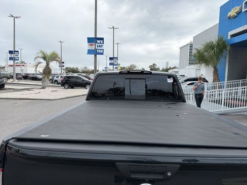 Used 2019 Nissan Titan SV image 8