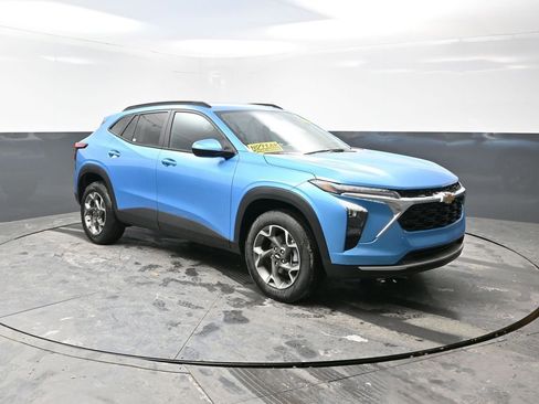 New 2026 Chevrolet Trax LT image 3