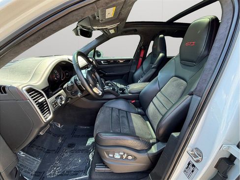 Used 2021 Porsche Cayenne GTS w/ Premium Package image 2