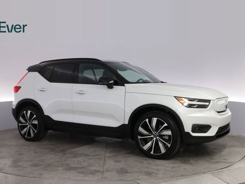Used 2021 Volvo XC40 P8 Recharge w/ Advanced Package AWD/4WD image 14