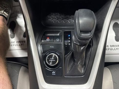 Used 2024 Toyota RAV4 XLE w/ Convenience Package AWD/4WD image 12
