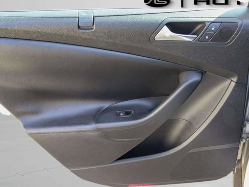 Used 2009 Volkswagen Passat Komfort image 25