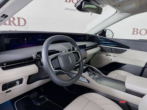 New 2026 Lincoln Nautilus Premier AWD/4WD image 10