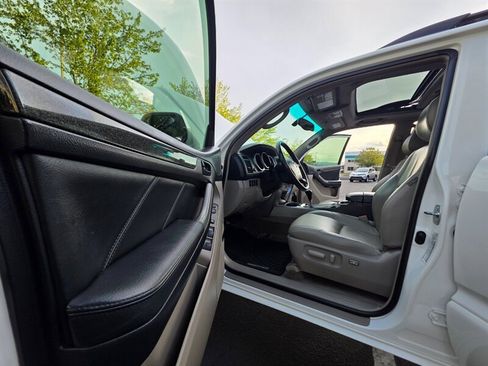 Used 2005 Toyota 4Runner Limited image 32