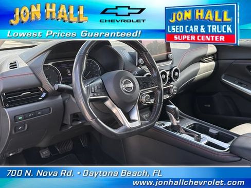 Used 2025 Nissan Sentra SR w/ SR Premium Package FWD image 17