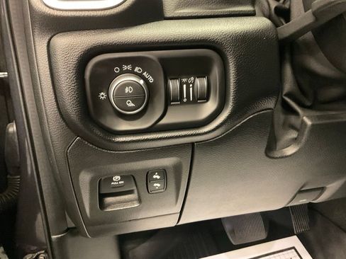 Used 2020 RAM 1500 Laramie AWD/4WD image 21