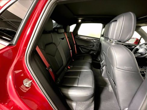 Used 2026 Porsche Macan AWD/4WD image 19