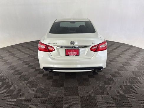 Used 2017 Nissan Altima 2.5 SL w/ Technology Package FWD image 6