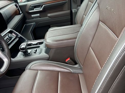 Used 2024 GMC Sierra 1500 Denali w/ Technology Package image 19