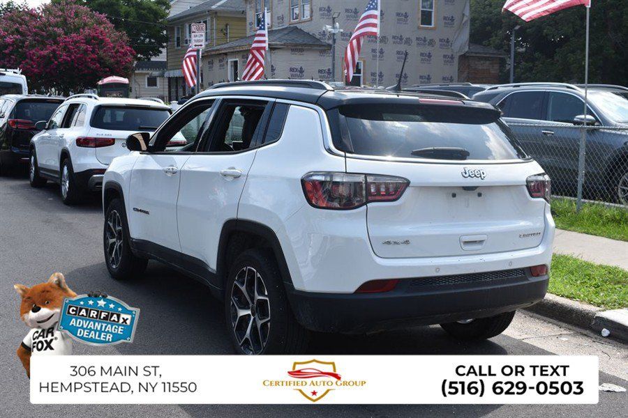Used 2025 Jeep Compass Limited AWD/4WD image 7