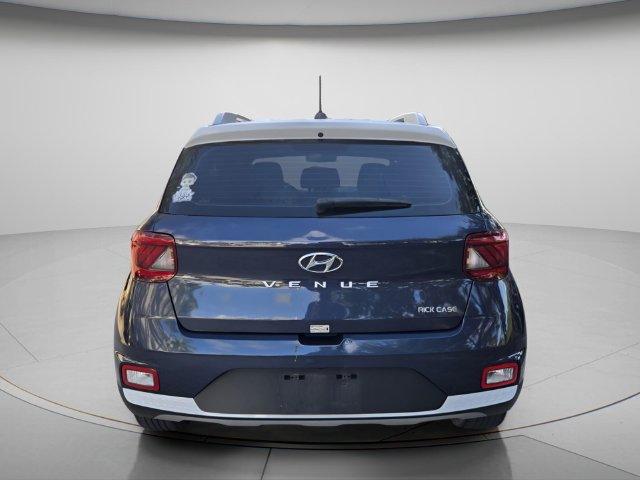 Used 2024 Hyundai Venue Limited FWD image 5
