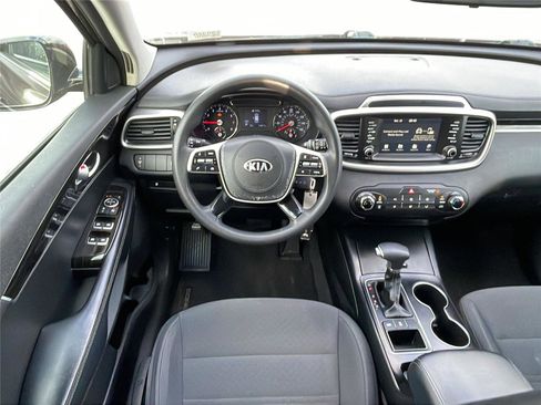Used 2020 Kia Sorento AWD V6 image 19